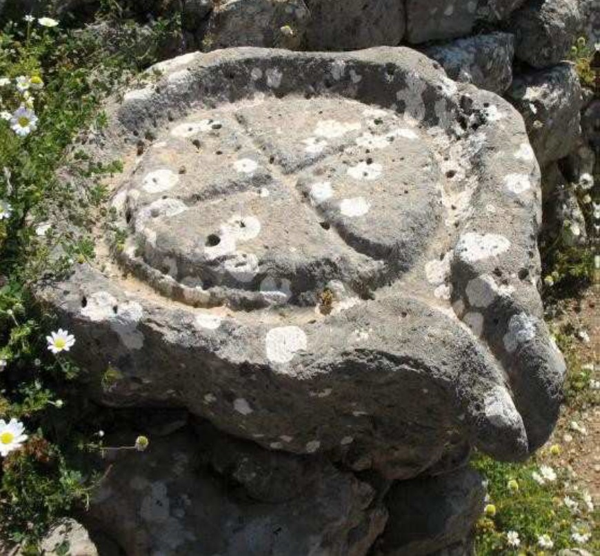 Αρχαίο ελαιοπιεστήριο της περιοχής γύρω από την Κριτσά, στην αρχαία πόλη Λατώ